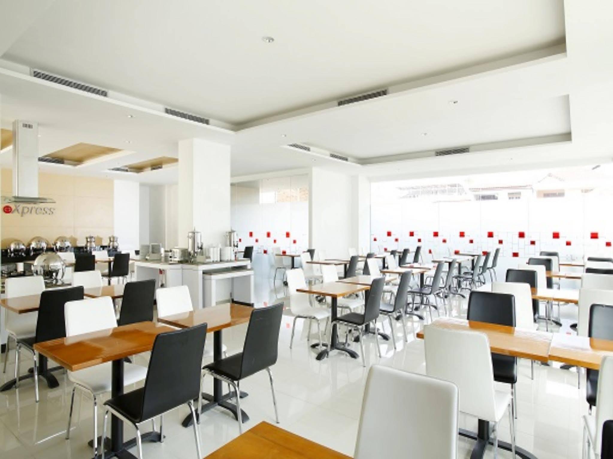 Amaris Hotel Tebet Jakarta Extérieur photo